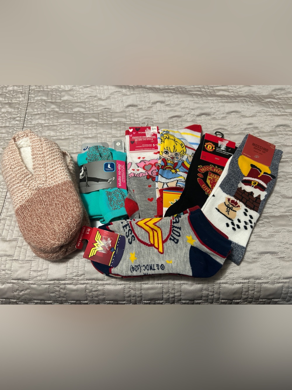 NWT!! Women’s Assorted Socks and Slippers - One Size